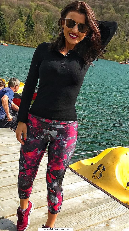 Fata frumoasa - Stiu ca va trezesc pofte la toti cu splendoarea - Fantezii si intamplari din viata de cuckold