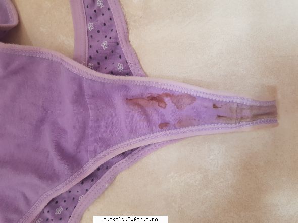 poze chiloti uzati ai sotiilor - Si ceva scurgeri de la sotia - Fantezii si intamplari din viata de cuckold
